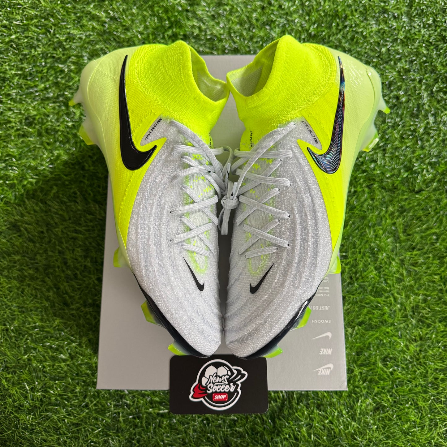 Nike Phantom Luna II “Mad Voltage” (FG)