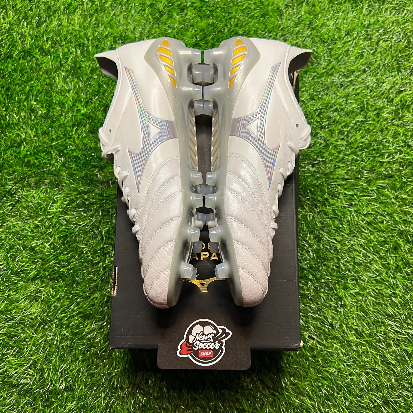 Mizuno Morelia Neo III Beta Made in Japan “Shining” (FG)