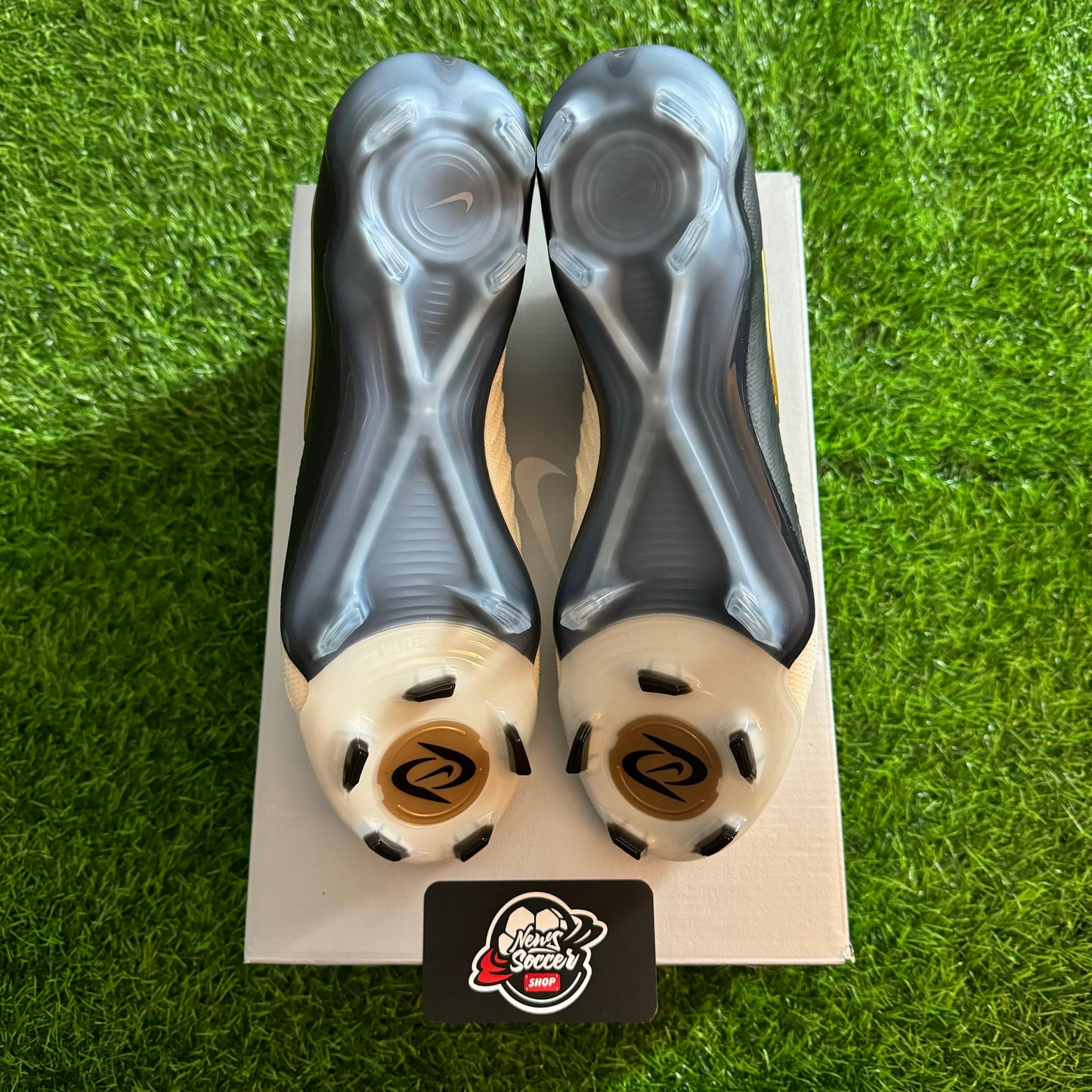 Nike Phantom Luna 2 Elite “Mad Ready” (FG)