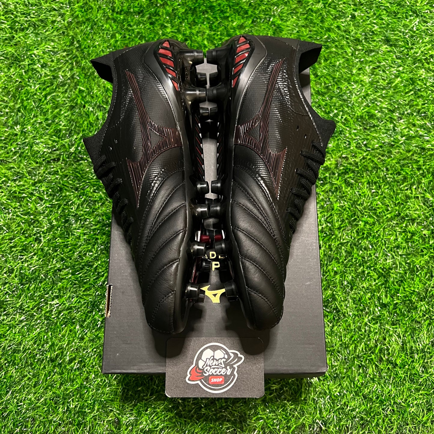 Mizuno Morelia Neo 3 Japan "Black Venom" (FG)