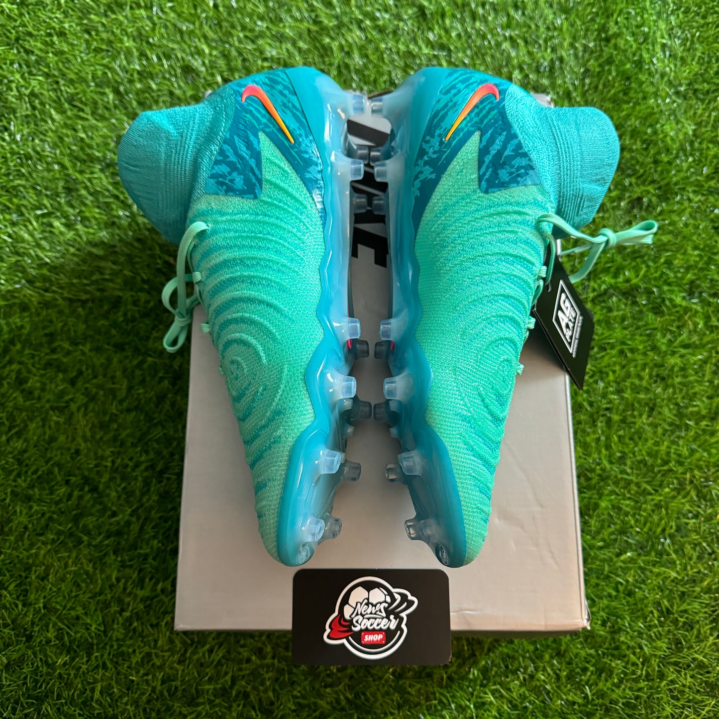 Nike Phantom Luna 2 Elite “LV8” (AG)