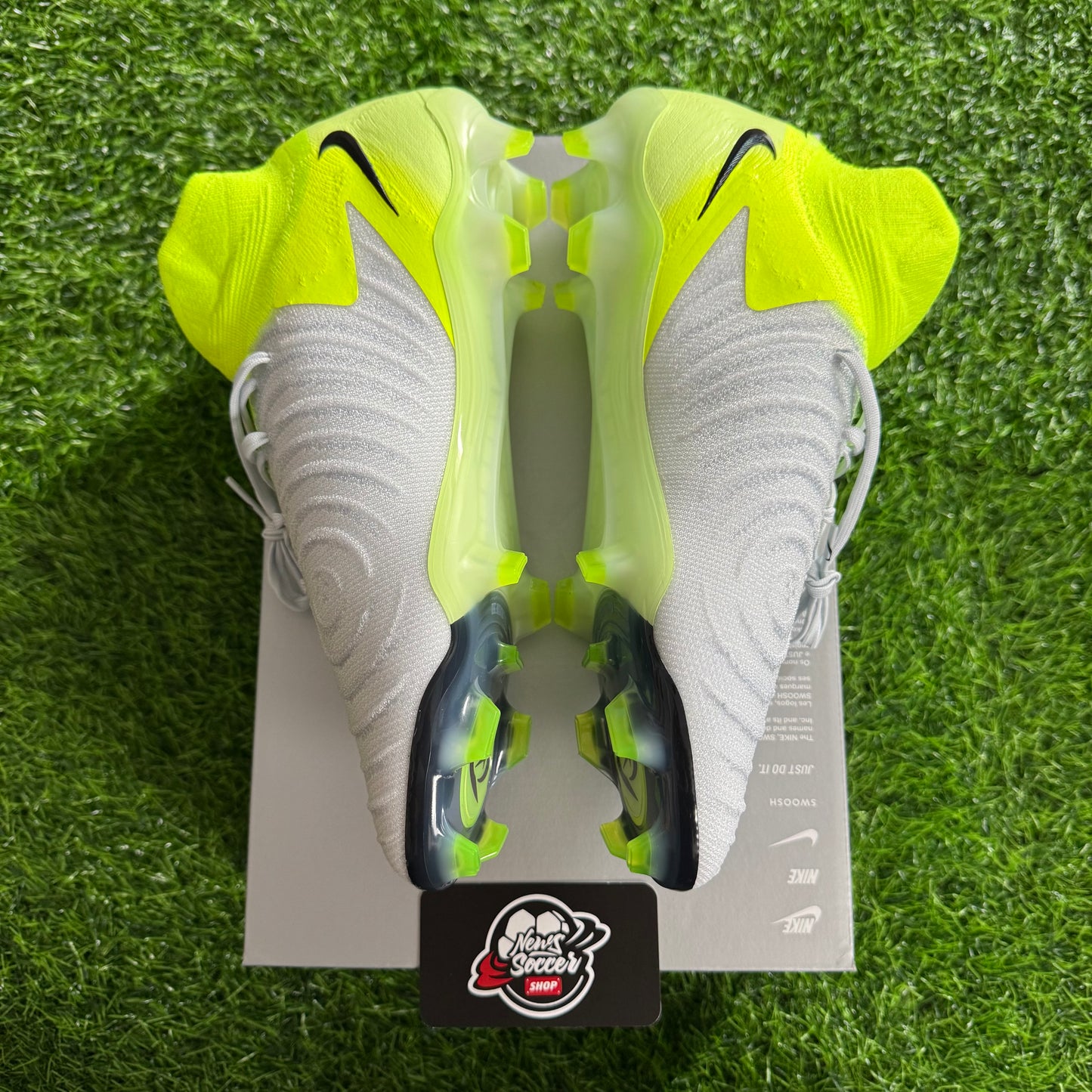 Nike Phantom Luna II “Mad Voltage” (FG)